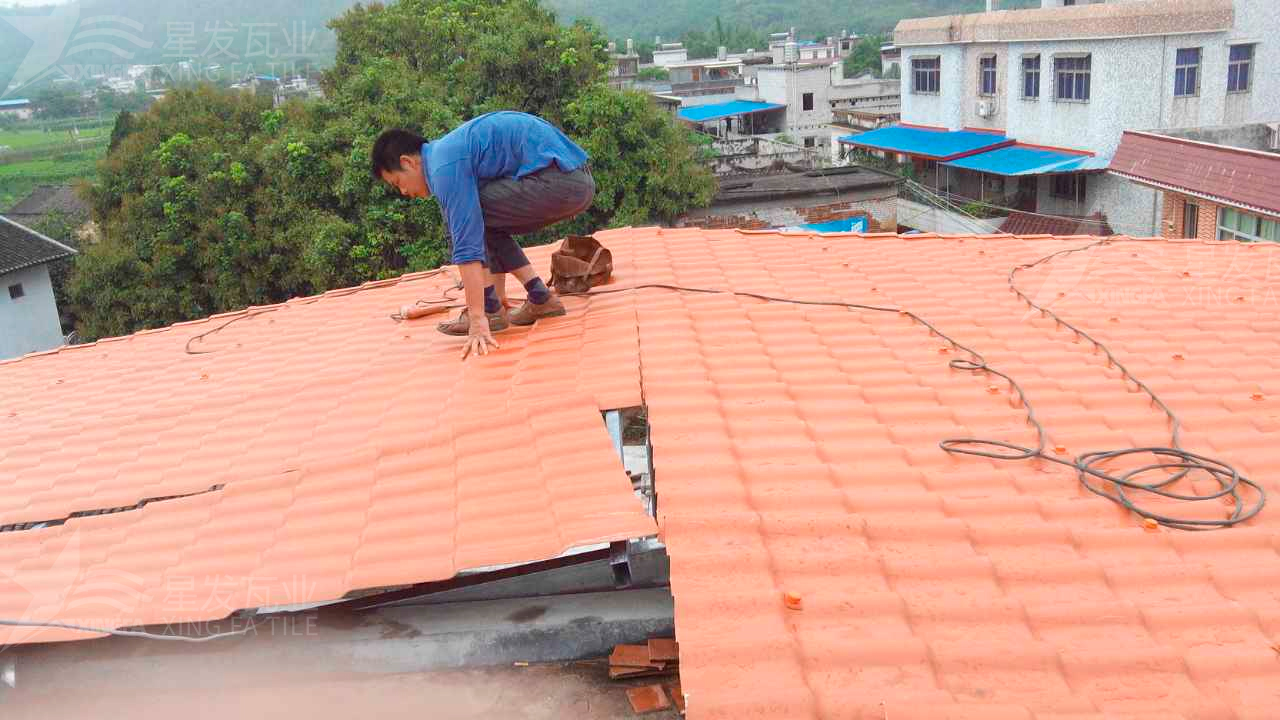 岳陽屋頂鋪設安裝合成樹脂瓦時，牢牢記住這3點，就不怕屋頂出問題！